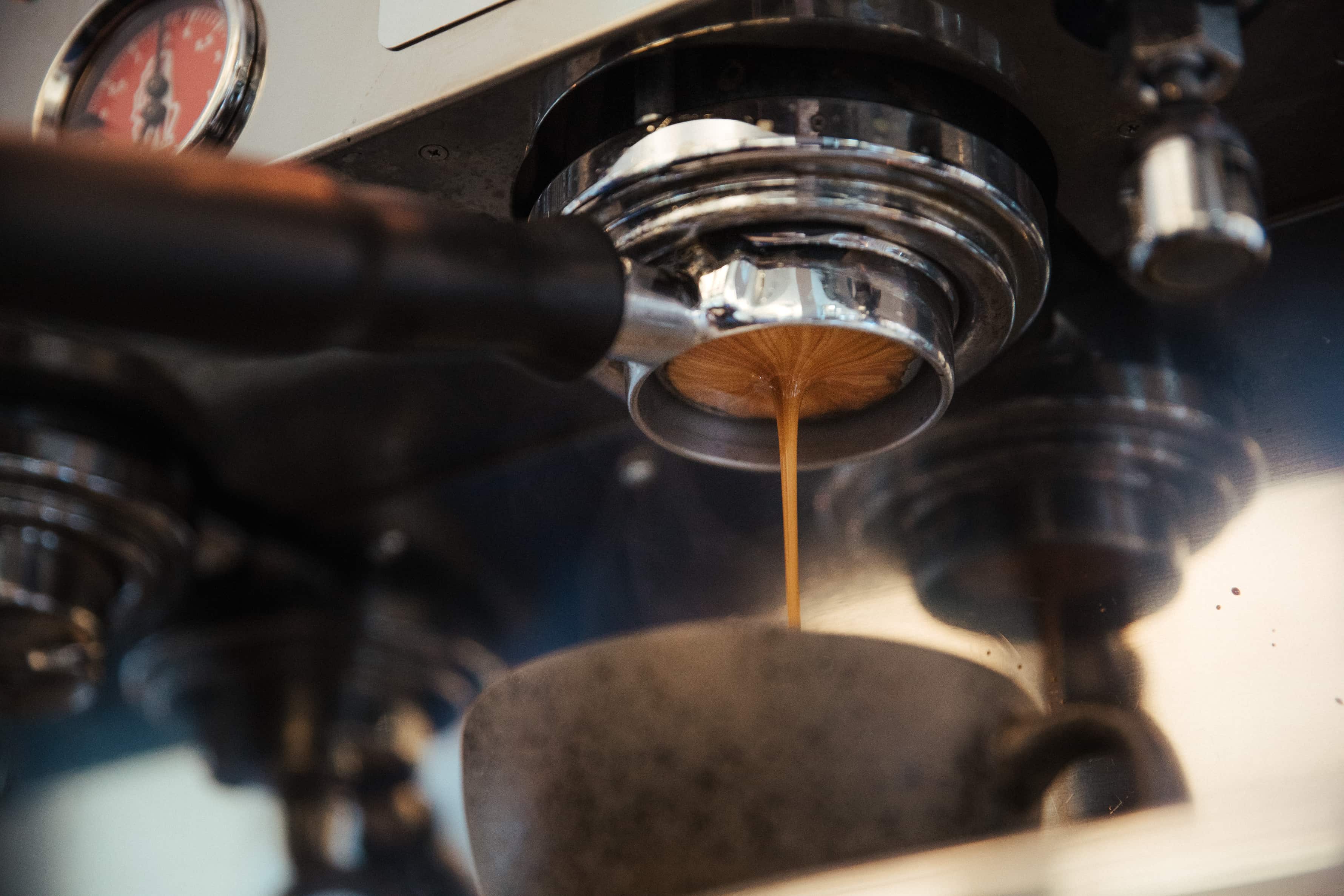 Ristretto, czyli "mini espresso". Co to za rodzaj kawy i jak go przyrządzić?