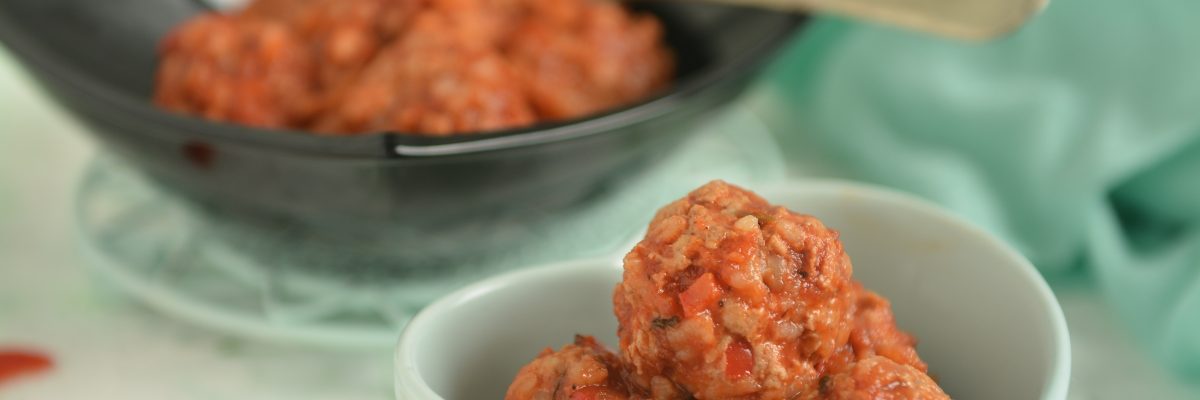 Mięsno – ryżowe pulpeciki w sosie pomidorowym